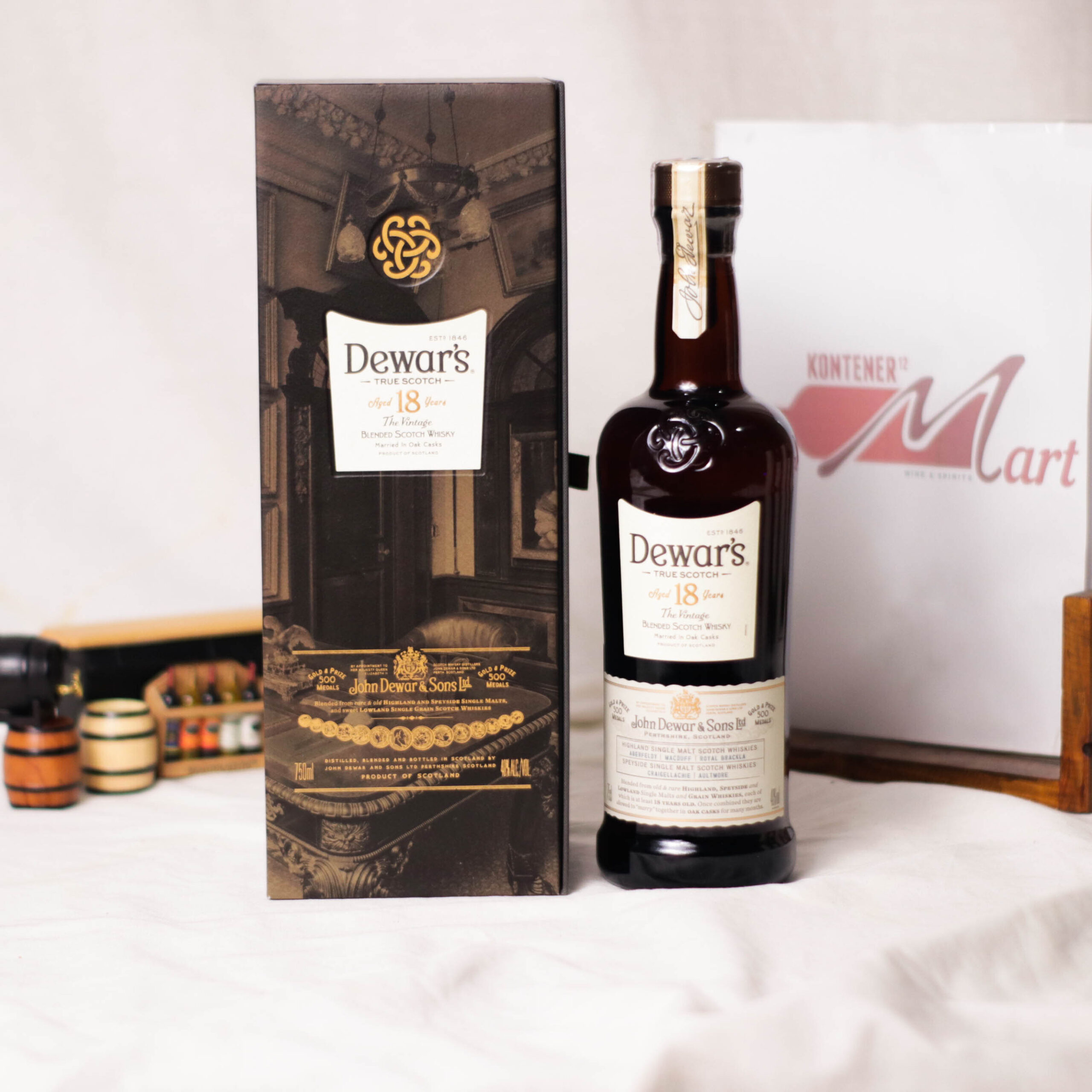 Dewar's 18 Aged Years Blended Scotch Whisky