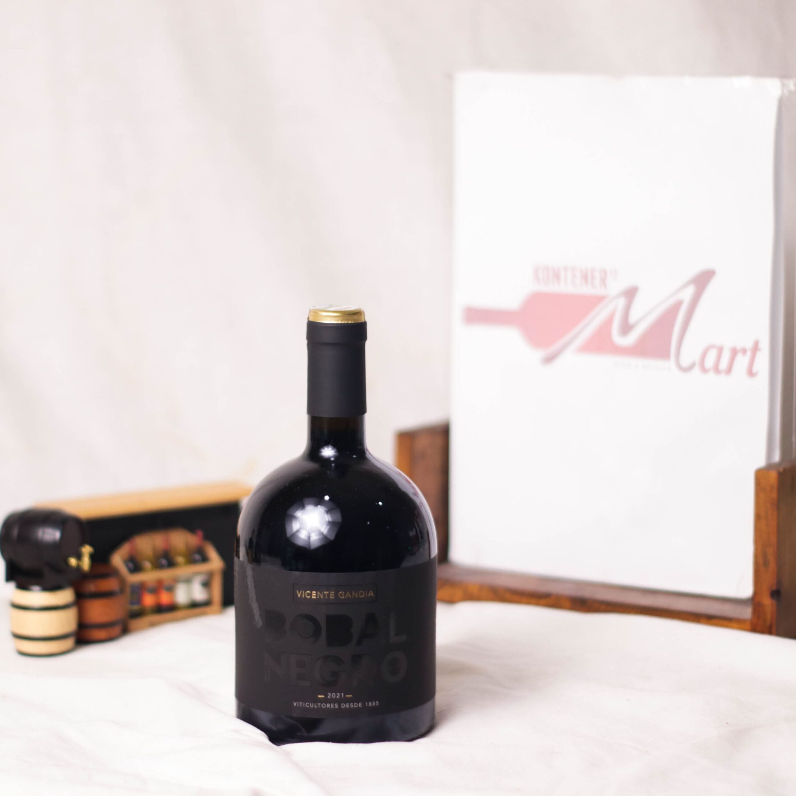 Bobal Negro Red Wine Spain Vicente Gandia