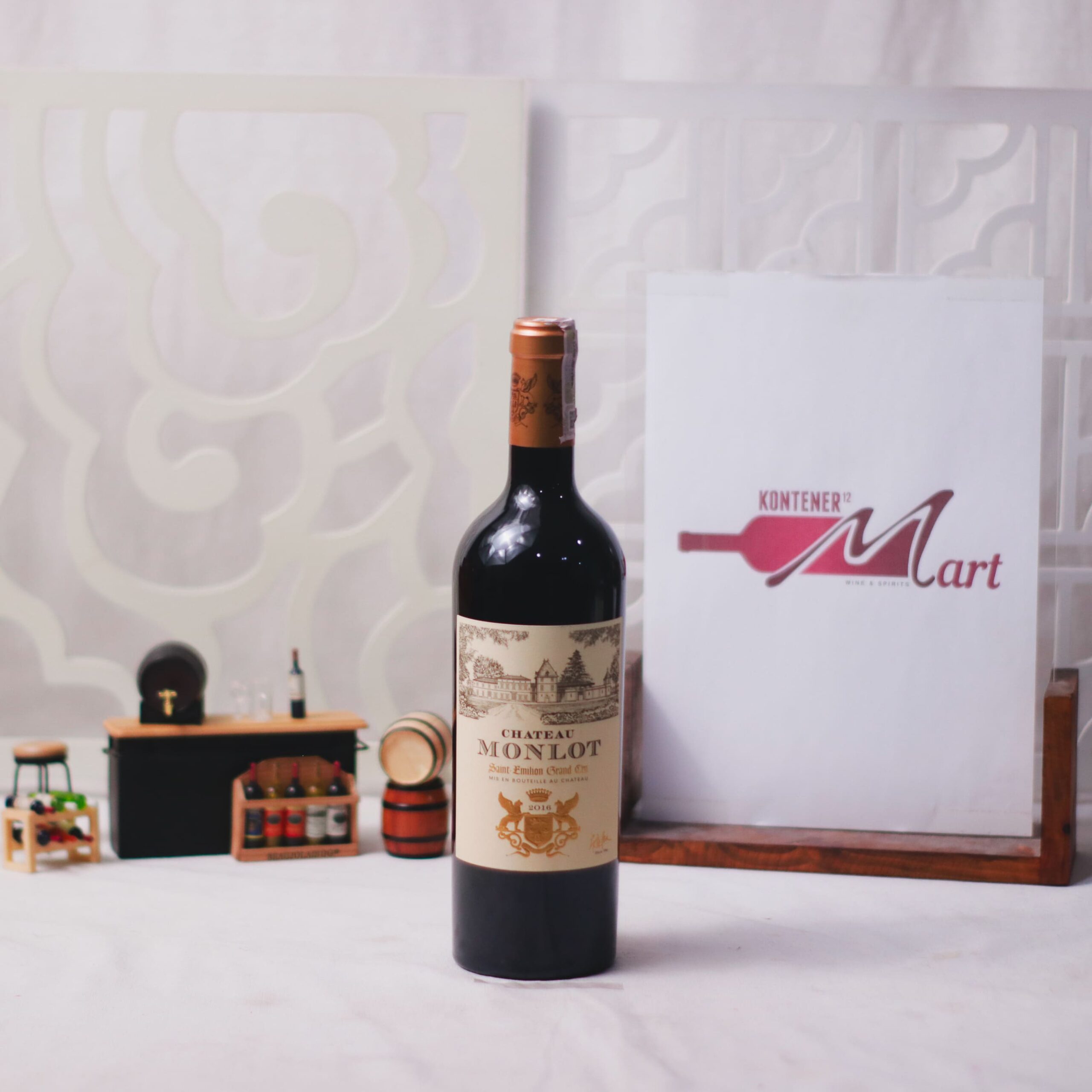 Château Monlot Saint-Émilion Grand Cru 2016 Red Wine France